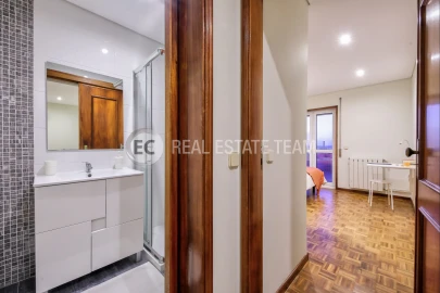 Apartamento T4 para Arrendamento em Glória e Vera Cruz