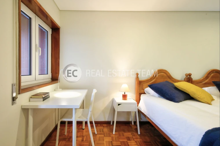 Apartamento T4 para Arrendamento em Glória e Vera Cruz Foto 13