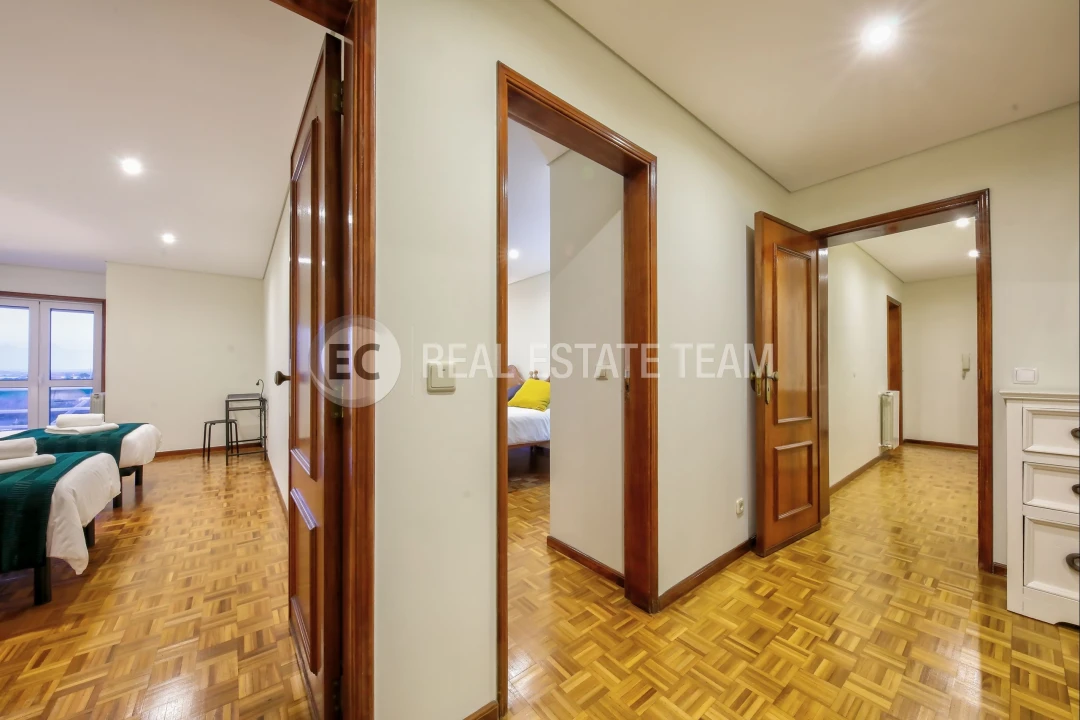 Apartamento T4 para Arrendamento em Glória e Vera Cruz Foto 23