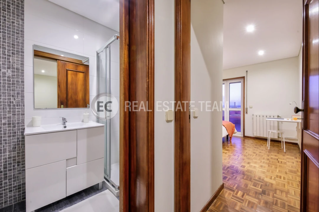 Apartamento T4 para Arrendamento em Glória e Vera Cruz Foto 29