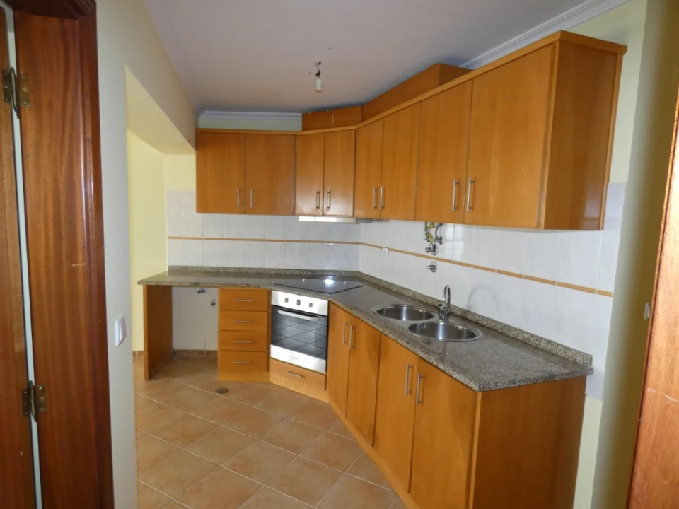 Apartamento T2 para Venda em Fundão, Valverde, Donas, A. Joanes, A. Nova Cabo Foto 1