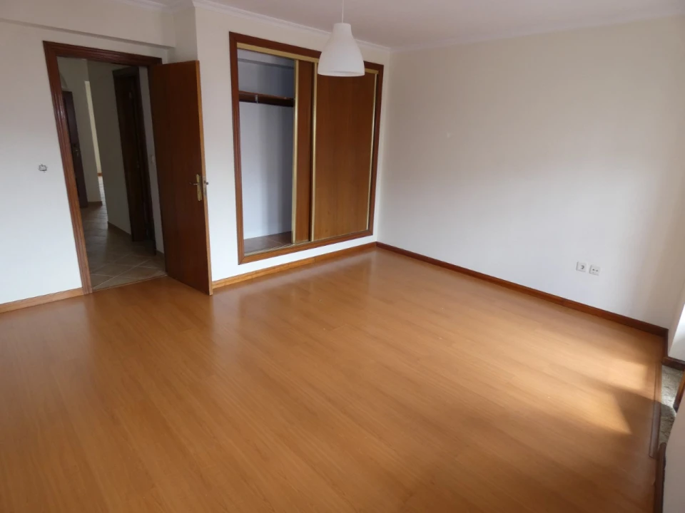 Apartamento T2 para Venda em Fundão, Valverde, Donas, A. Joanes, A. Nova Cabo Foto 3