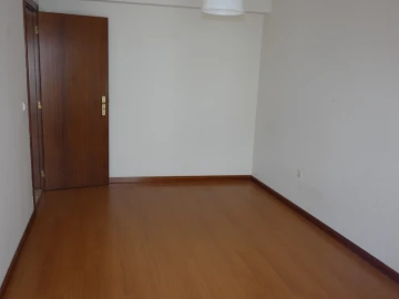 Apartamento T2 para Venda em Fundão, Valverde, Donas, A. Joanes, A. Nova Cabo