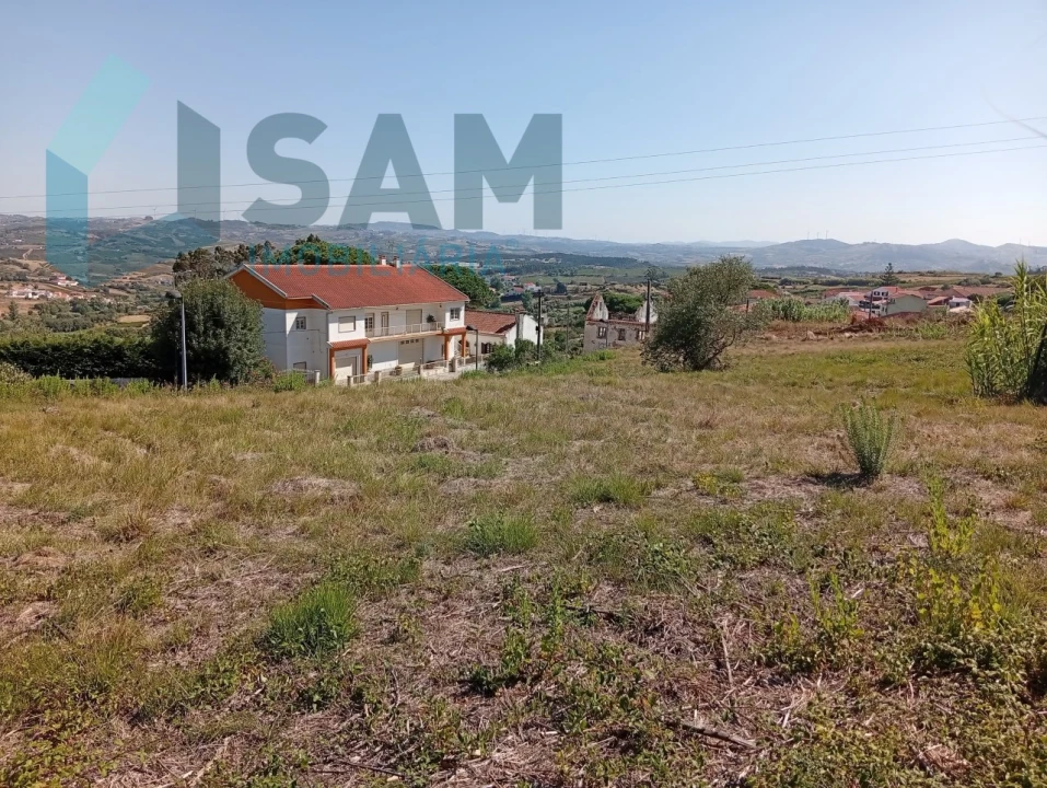 Terreno para Venda em Carvoeira e Carmões Foto 1