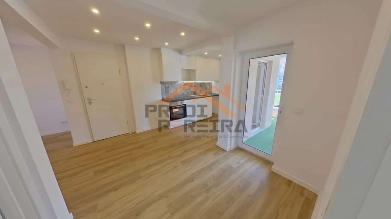 Apartamento T2 para Venda em Queluz e Belas Foto 5