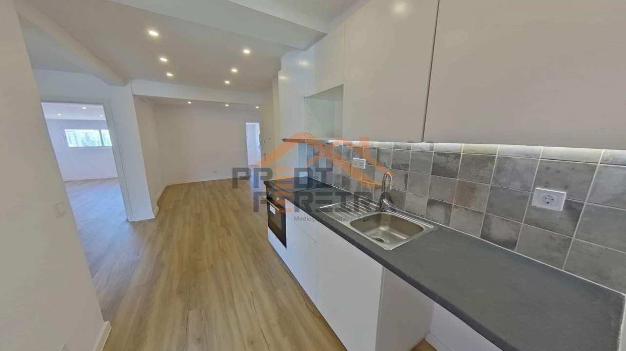 Apartamento T2 para Venda em Queluz e Belas Foto 7