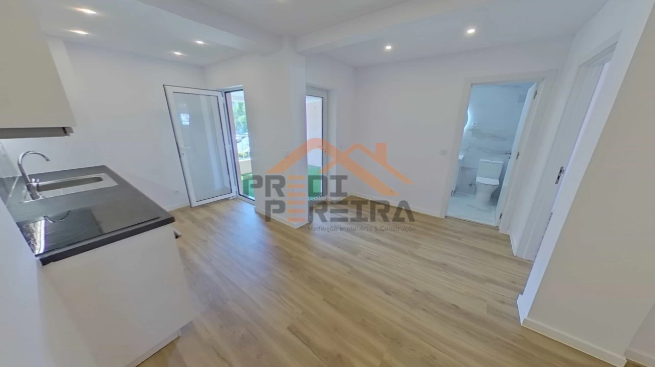 Apartamento T2 para Venda em Queluz e Belas Foto 8