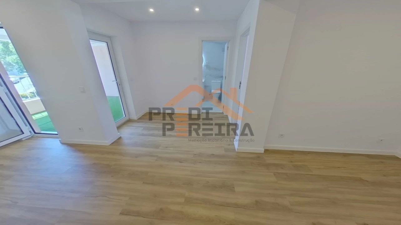 Apartamento T2 para Venda em Queluz e Belas Foto 11