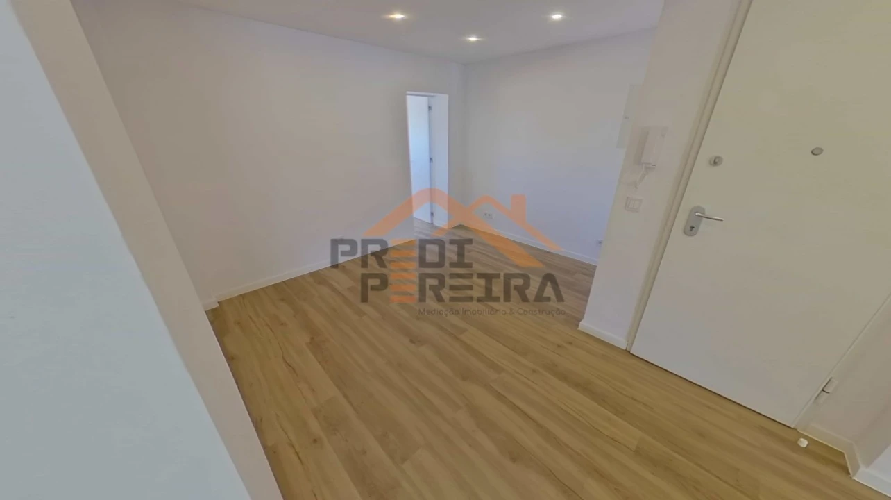 Apartamento T2 para Venda em Queluz e Belas Foto 16