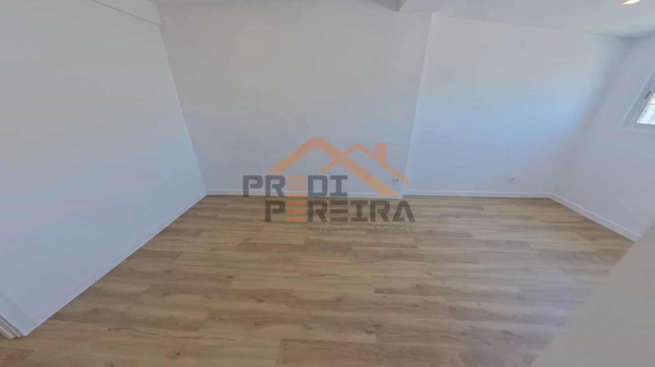 Apartamento T2 para Venda em Queluz e Belas Foto 20