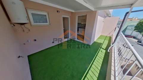 Apartamento T2 para Venda em Queluz e Belas