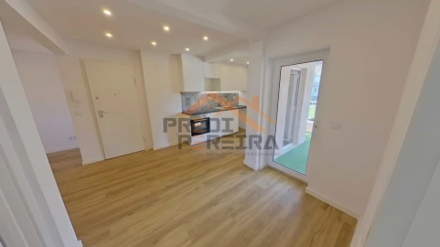 Apartamento T2 para Venda em Queluz e Belas