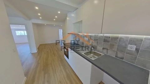 Apartamento T2 para Venda em Queluz e Belas