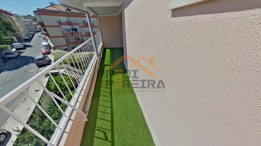 Apartamento T2 para Venda em Queluz e Belas Foto 3