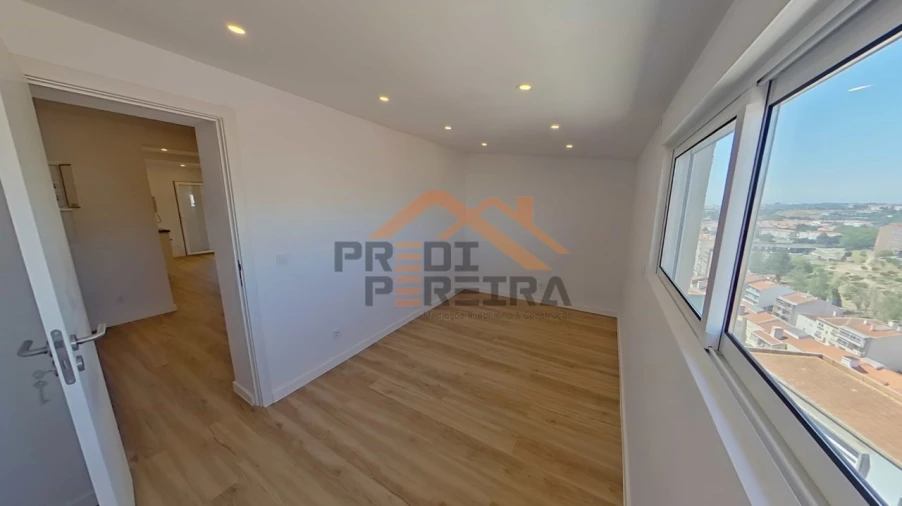 Apartamento T2 para Venda em Queluz e Belas Foto 21