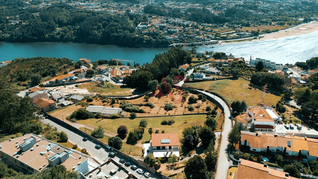 Quinta T5 para Venda em Gondomar (São Cosme), Valbom e Jovim Foto 1