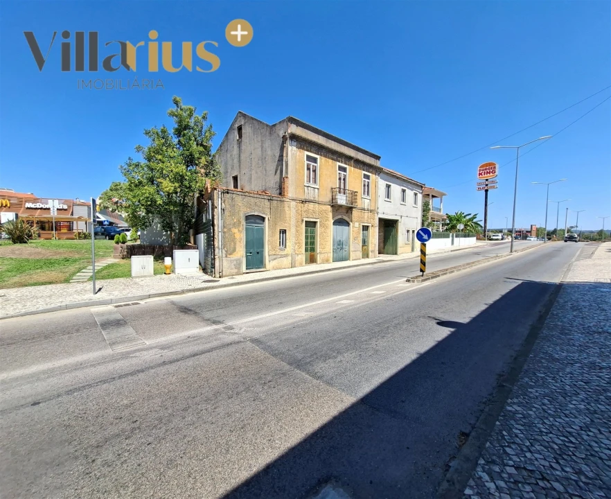 Moradia T0 para Venda em São João Baptista e Santa Maria dos Olivais Foto 1