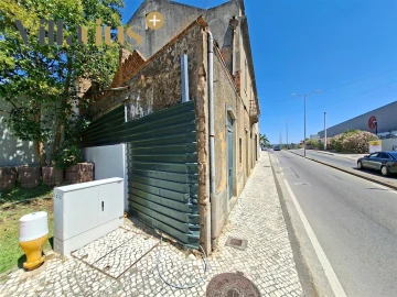 Moradia T0 para Venda em São João Baptista e Santa Maria dos Olivais