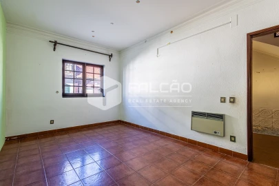 Moradia T7 para Venda em Almeirim