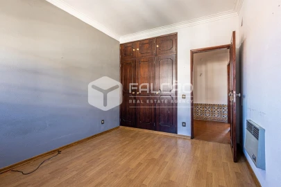 Moradia T7 para Venda em Almeirim