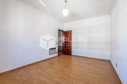 Moradia T7 para Venda em Almeirim