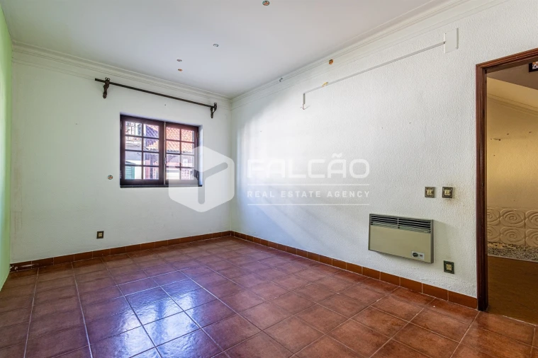 Moradia T7 para Venda em Almeirim Foto 44
