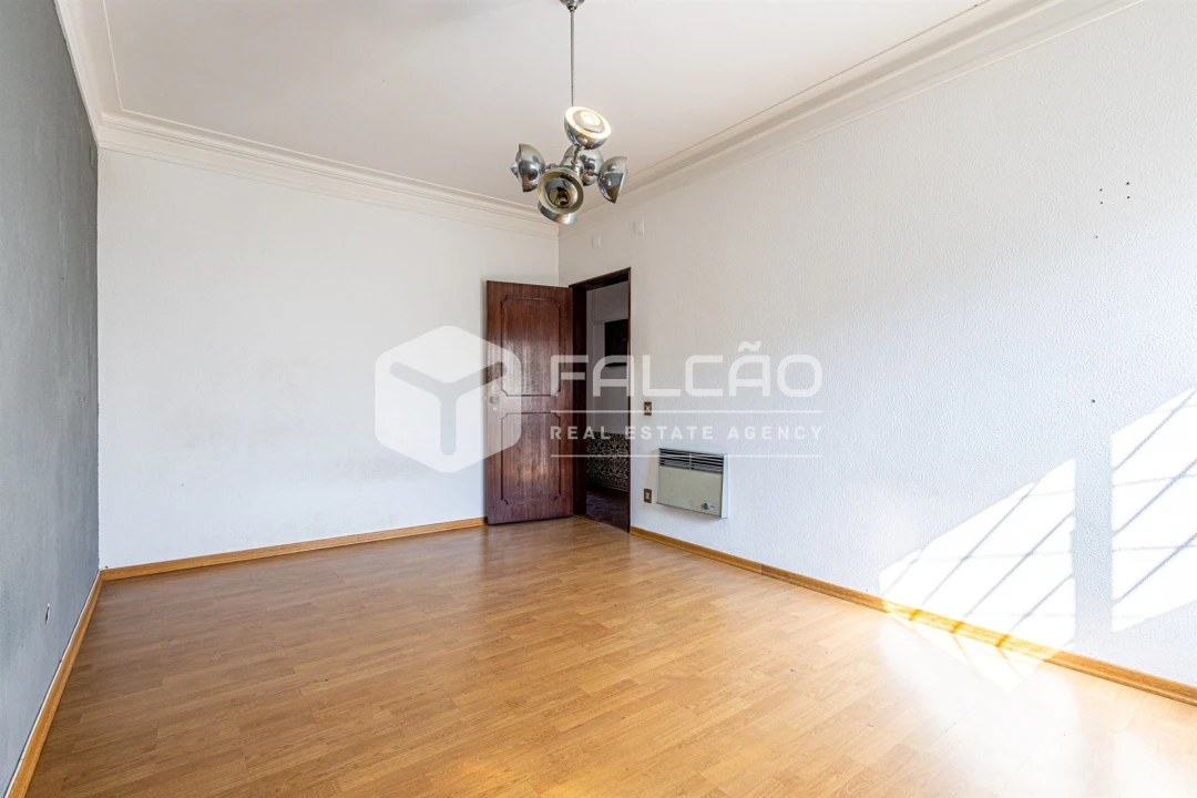 Moradia T7 para Venda em Almeirim Foto 76