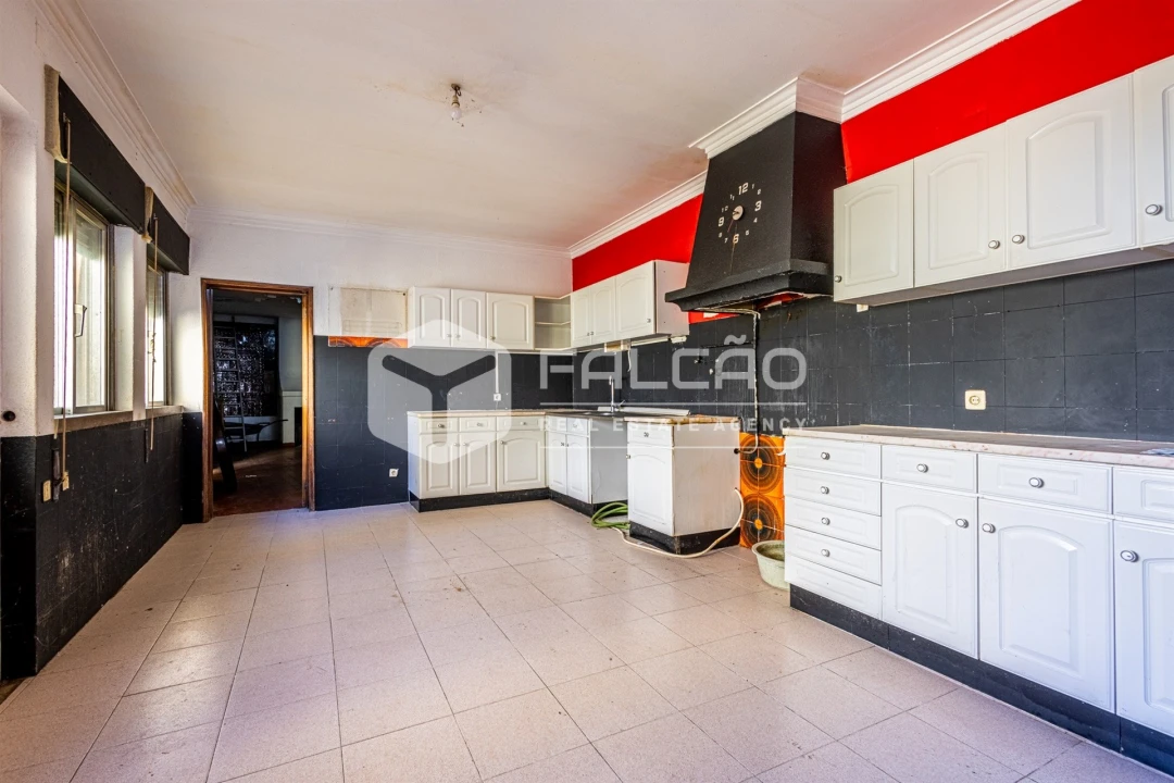 Moradia T7 para Venda em Almeirim Foto 33