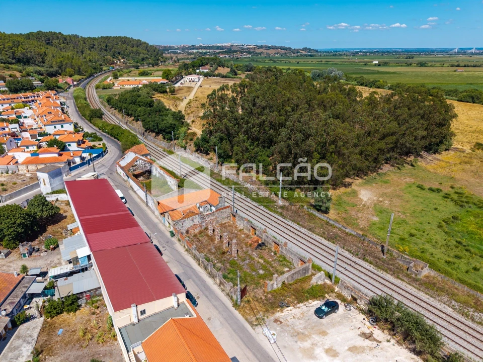 Moradia T5 para Venda em Vale de Santarem Foto 58
