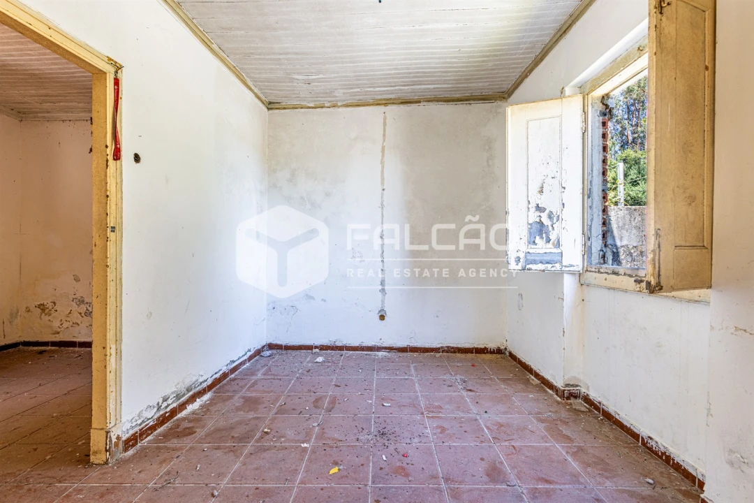 Moradia T5 para Venda em Vale de Santarem Foto 46
