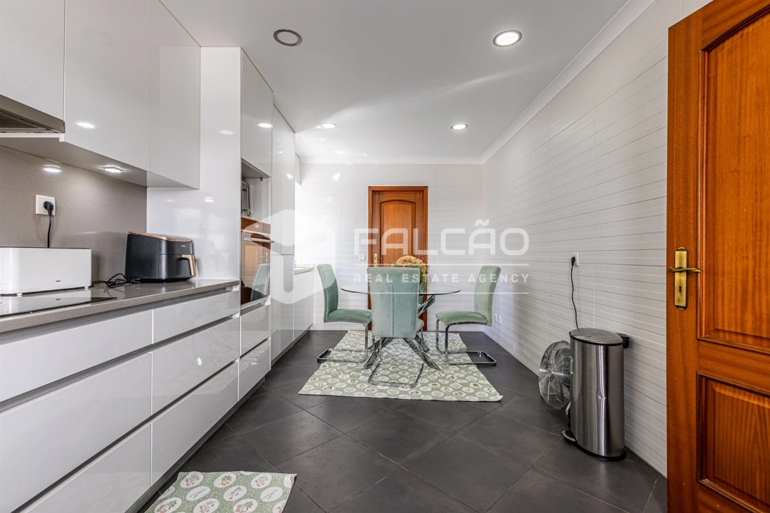 Moradia T4 para Venda em Marvila, Ribeira Santarém, São Salvador, São Nicolau Foto 27