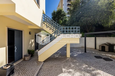 Moradia T4 para Venda em Marvila, Ribeira Santarém, São Salvador, São Nicolau