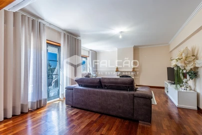 Moradia T4 para Venda em Marvila, Ribeira Santarém, São Salvador, São Nicolau