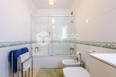 Moradia T4 para Venda em Marvila, Ribeira Santarém, São Salvador, São Nicolau