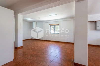 Moradia T4 para Venda em Marvila, Ribeira Santarém, São Salvador, São Nicolau