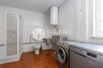 Moradia T4 para Venda em Marvila, Ribeira Santarém, São Salvador, São Nicolau