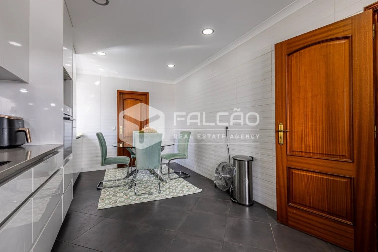 Moradia T4 para Venda em Marvila, Ribeira Santarém, São Salvador, São Nicolau Foto 28