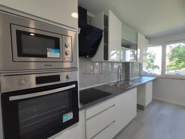 Apartamento T2 para Venda em Oeiras e São Julião da Barra, Paço de Arcos e Caxias