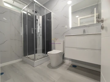 Apartamento T2 para Venda em Oeiras e São Julião da Barra, Paço de Arcos e Caxias