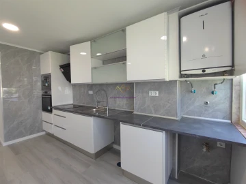 Apartamento T2 para Venda em Oeiras e São Julião da Barra, Paço de Arcos e Caxias