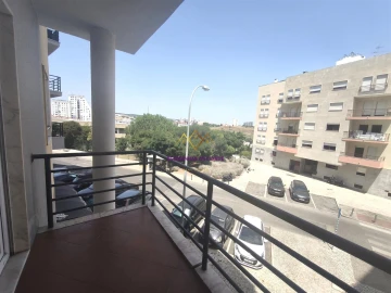 Apartamento T1 para Arrendamento em Algés, Linda-A-Velha e Cruz Quebrada-Dafundo