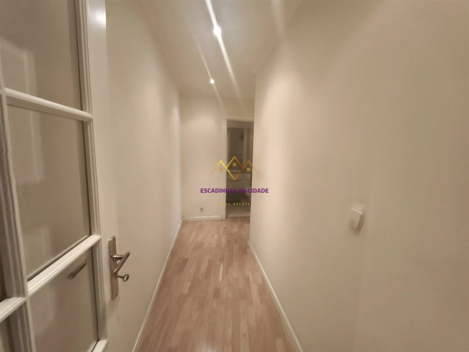 Apartamento T1 para Arrendamento em Algés, Linda-A-Velha e Cruz Quebrada-Dafundo Foto 17