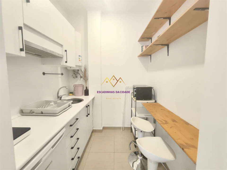 Apartamento T1 para Arrendamento em Misericórdia Foto 11