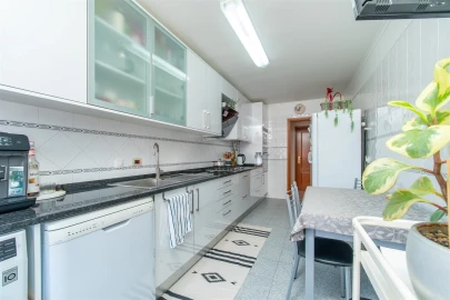 Apartamento T3 para Venda em Laranjeiro e Feijó