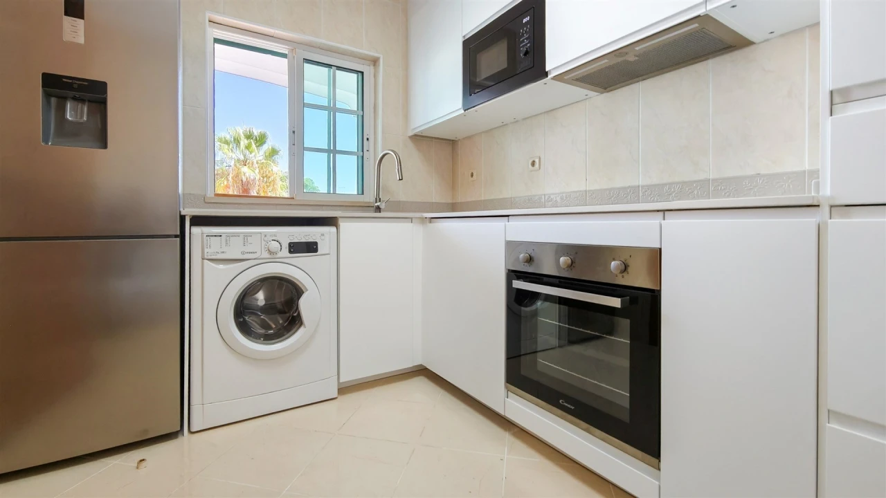 Apartamento T1 para Arrendamento em Albufeira e Olhos de Água Foto 12