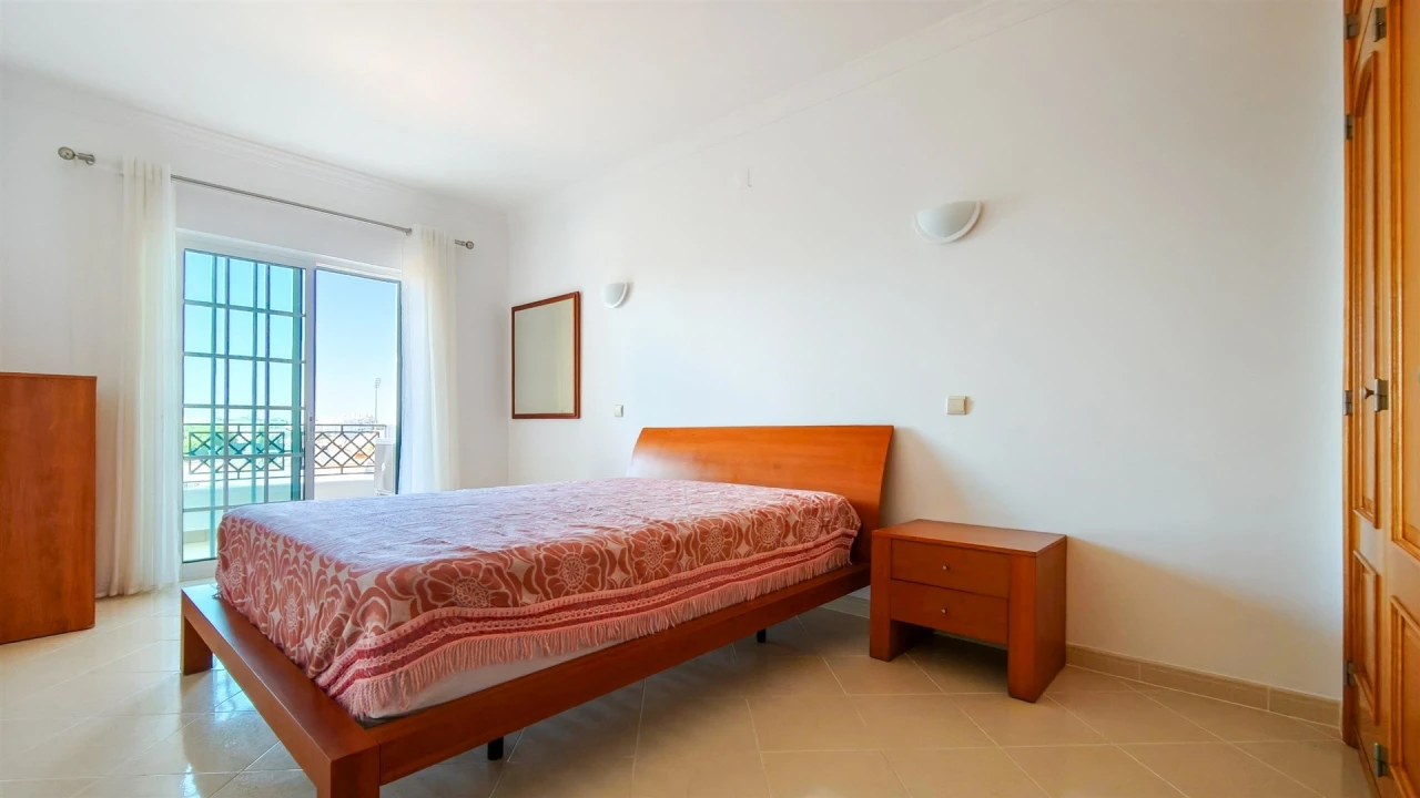 Apartamento T1 para Arrendamento em Albufeira e Olhos de Água Foto 22
