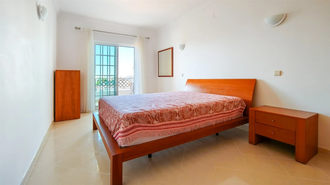Apartamento T1 para Arrendamento em Albufeira e Olhos de Água Foto 17