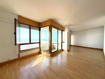 Apartamento T4 para Arrendamento em Aldoar, Foz do Douro e Nevogilde