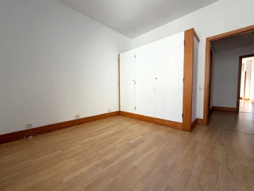 Apartamento T4 para Arrendamento em Aldoar, Foz do Douro e Nevogilde