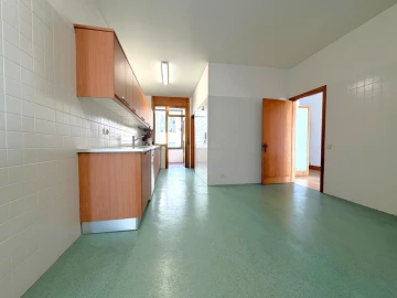Apartamento T4 para Arrendamento em Aldoar, Foz do Douro e Nevogilde